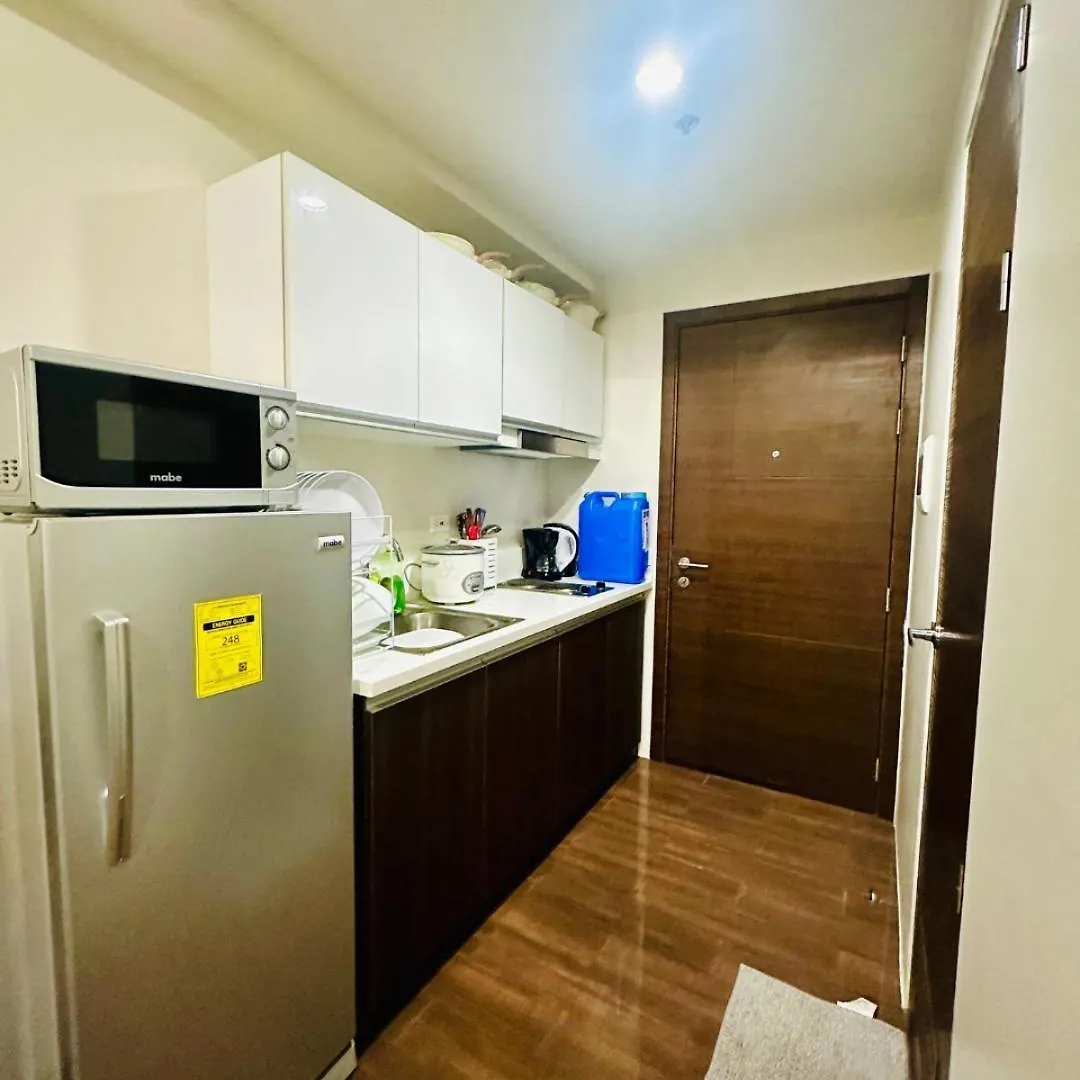 Fully Furnished One-Bedroom Unit With Balcony And A Beautiful City View Manila 0*,
